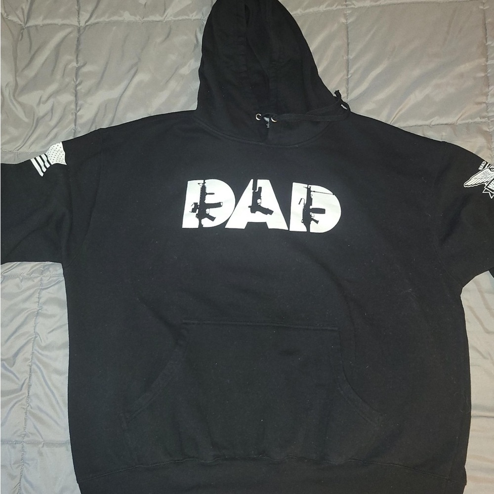 Men's Black 'DAD' Hoodie Sweater